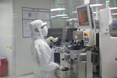 東莞長安企業員工 過年不返鄉，感受別樣溫暖與便利